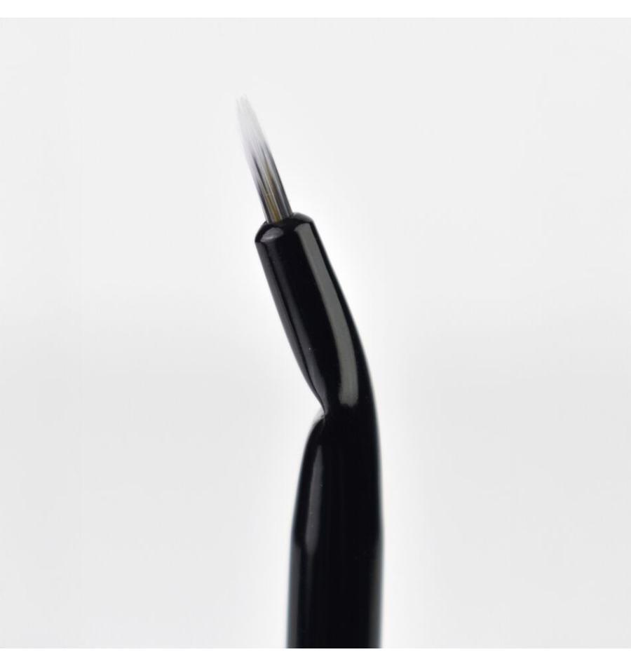 no-11-precision-eyeliner-brush-beter-elite (1).jpg